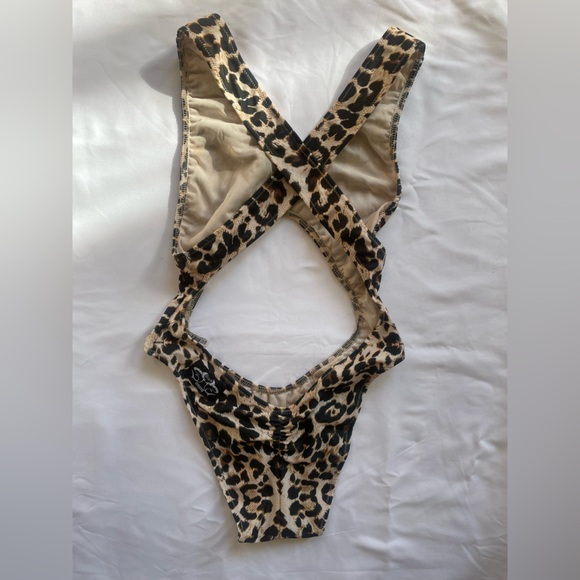 Shark Polewear Vashkelita Bodysuit - Leopard - Size Small - Picture 2 of 4